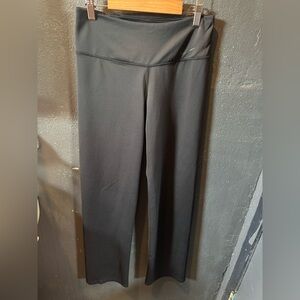 Women’s Nike Dri-FIT Black Flare Leggings Size Medium